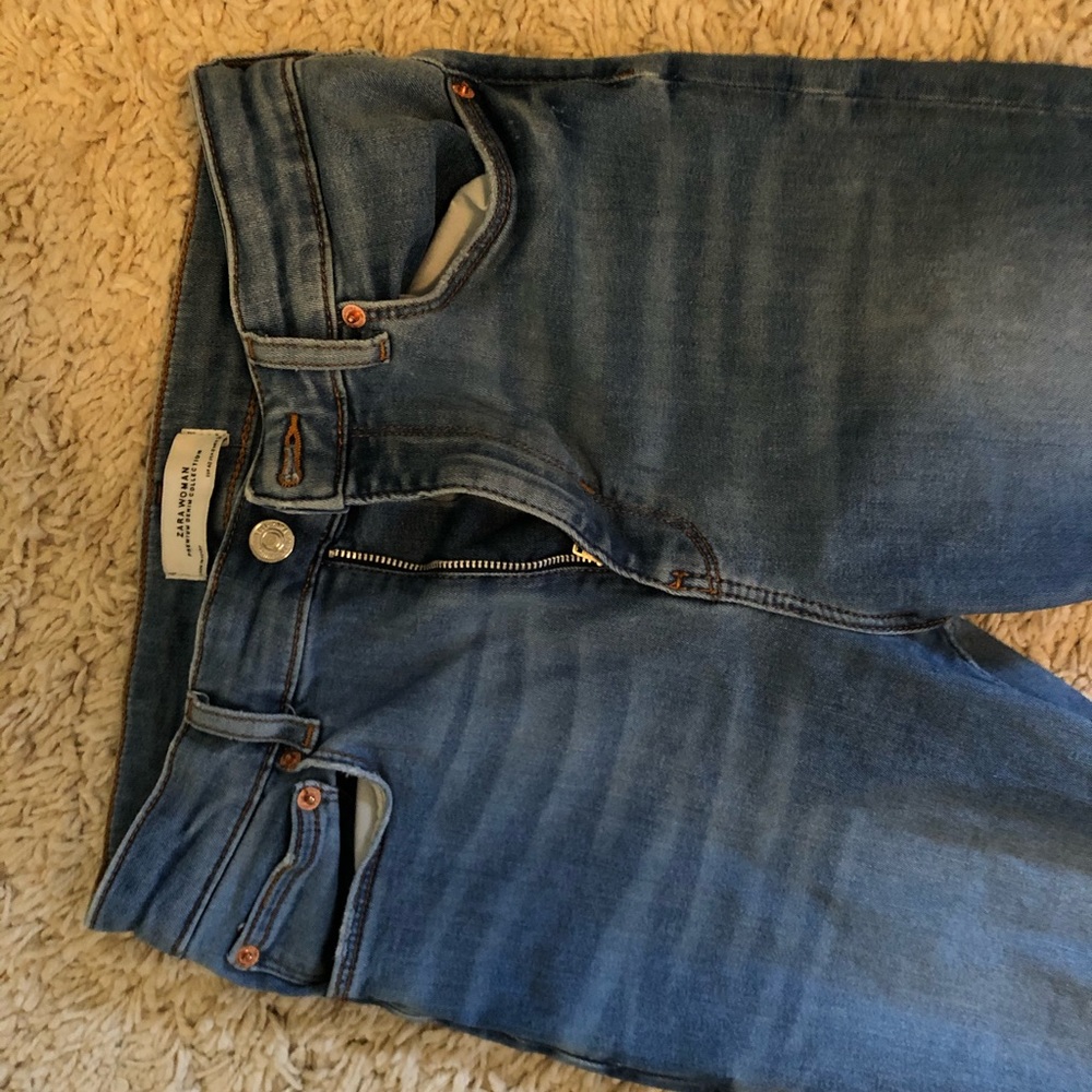 Zara light wash frayed skinny jeans